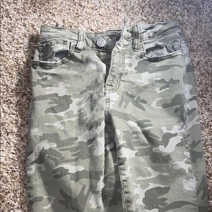 Light green camo skinny Jean